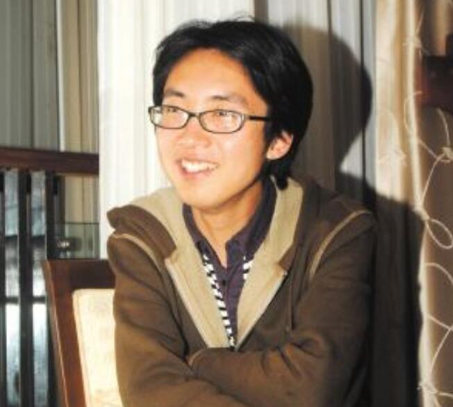 刘婷|17年前，刘霆背母上学感动中国，29岁变性为刘婷，如今怎么样了？