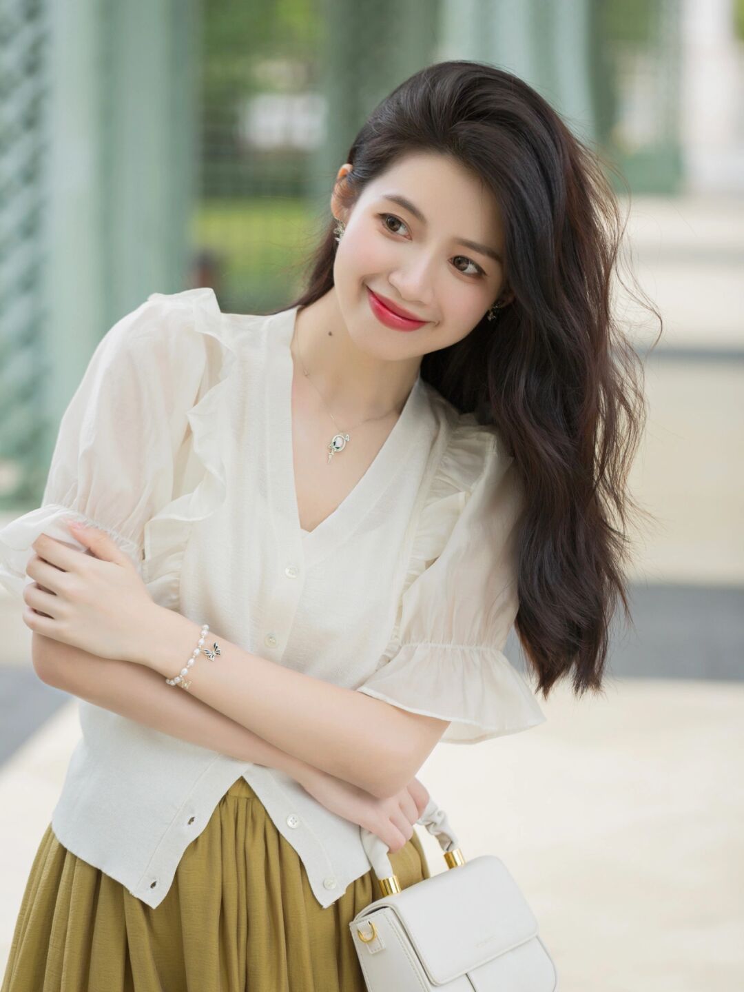 穿衣搭配 夏日衬衫怎么穿才不显得廉价?衣服不在于贵,要懂搭配技巧才行!