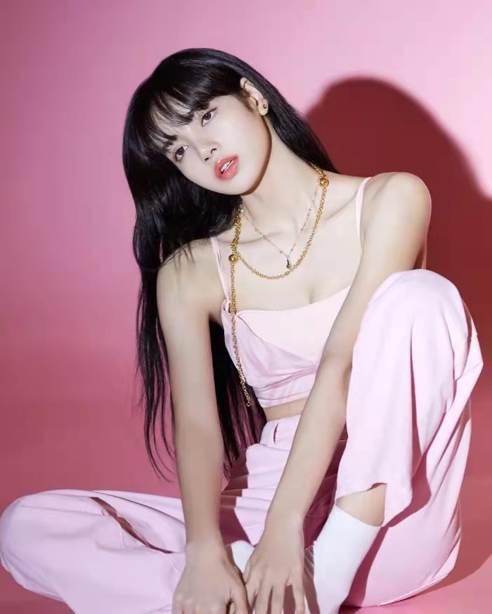 lisa|Lisa为什么被誉为金刚芭比，这几张图告诉你
