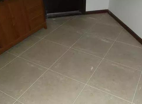 真想扇自己!把装修当儿戏,跳入16处装修坑,有钱乱显摆