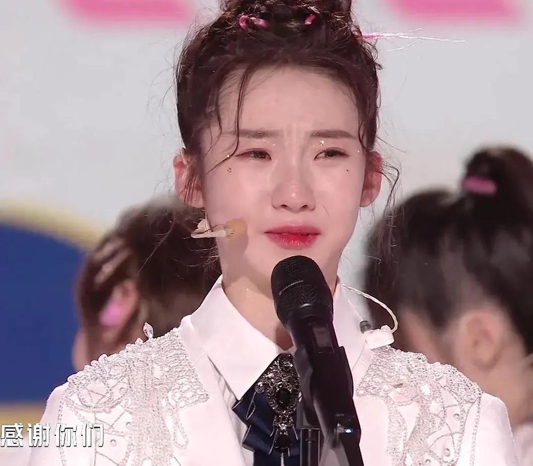 唐嫣|“小白兔”张艺凡的“黑化史”，娱乐圈就是个大染缸