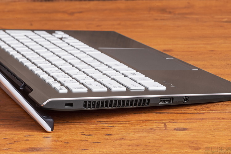 笔记本电脑|i5比i7快、小尺寸反而更强，这个行业怎么了？