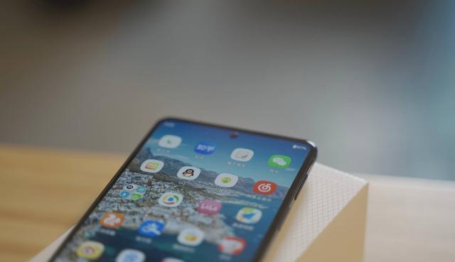 摩托罗拉|摩托罗拉再次爆发,骁龙870+144Hz+潜望式长焦,仅1589元