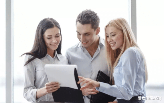 |职场中，领导与同事之间的关系如何划分？