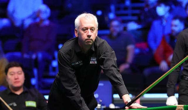 邦德|56岁斯诺克老将世锦赛输球降级职业操守堪称典范亨德利不及