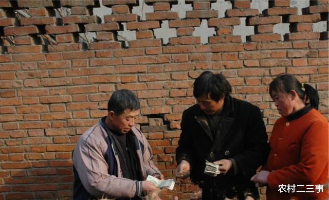 收麦新把戏,一句客套话300斤粮食“凭空消失”,三五个村已被骗