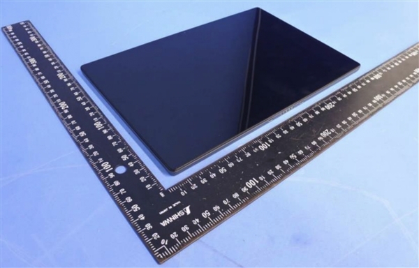 小米首款新形态笔记本曝光：要打微软Surface了