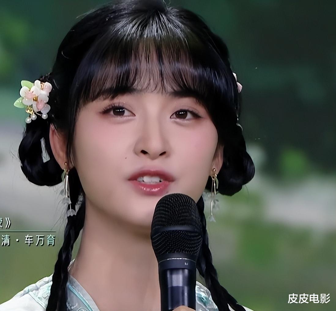 霍思燕|李一桐的旗袍，霍思燕的连衣裙，这场晚会，不止女星让人一眼万年