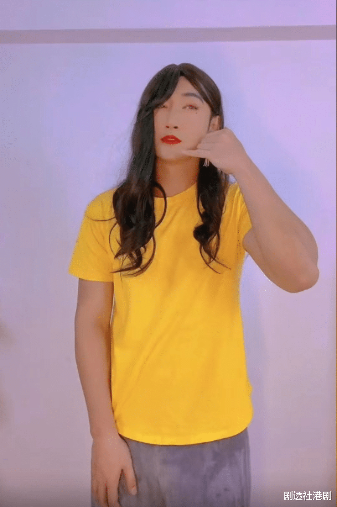 TVB|前TVB知名男星扮女人跳舞化身天气小姐“淇淇”，自言反串最像林夏薇