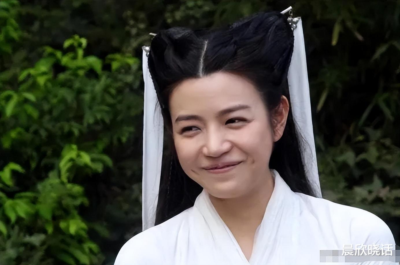 张艺兴|8位硬演第一美女的明星:秦海璐像村姑,周冬雨还不如丫鬟好看