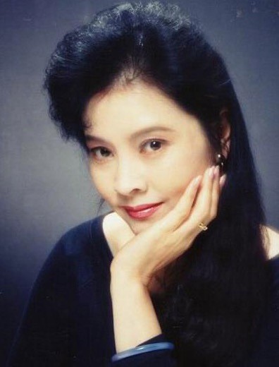 冯远征|冯远征：娶大8岁梁丹妮，婚后宠妻28年，如今年过半百满是遗憾