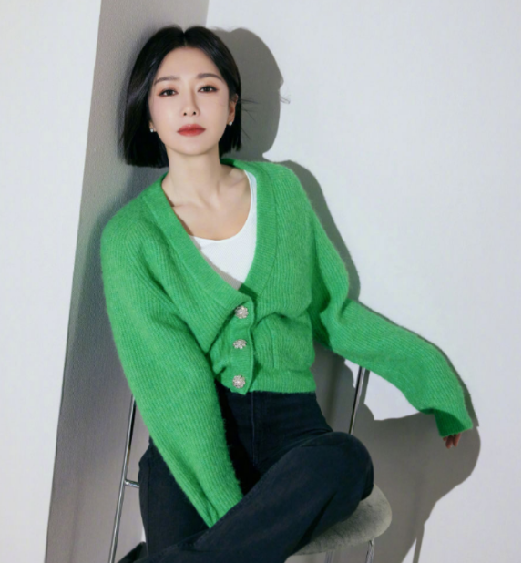 秦岚|秦岚的春晚小品猛亲孙涛被吐槽没教养，网友：大可不必！