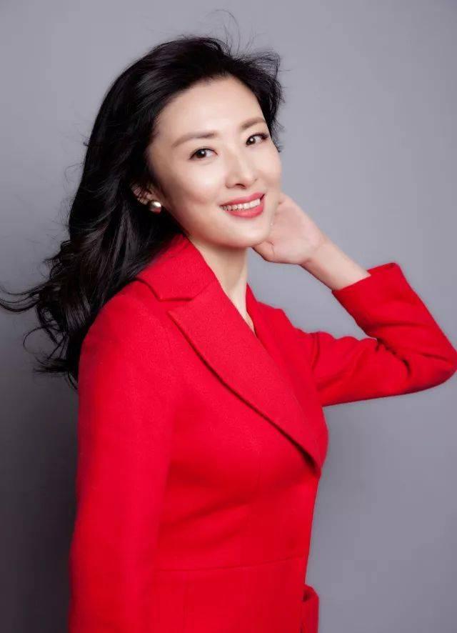 周涛|前央视主持人周涛：曾连续16年担任春晚主持人，现在人生状况如何