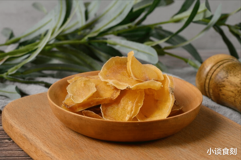 家里有粮,遇事不慌,除了油米面,5种“干菜”多备点,炖肉好香
