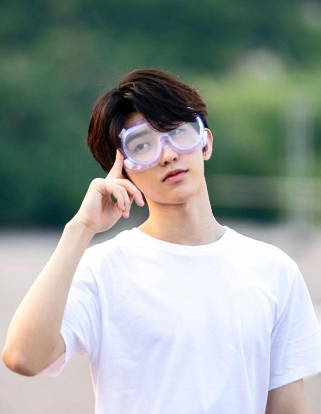 蔡徐坤|QQ音乐宣布新规则,蔡徐坤和张艺兴谁能胜出?顶级流量实在太吸金