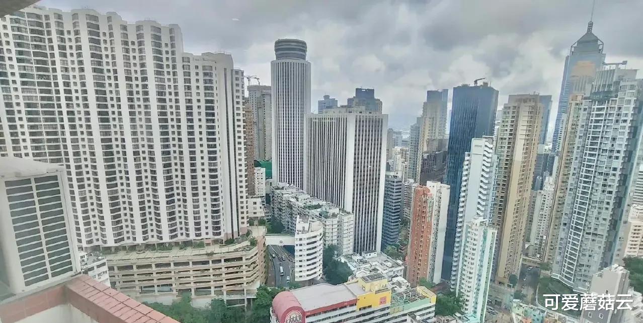 万科|房企5强碧桂园、恒大、绿地、融创以及万科，跪了4个，只有万科还在坚持