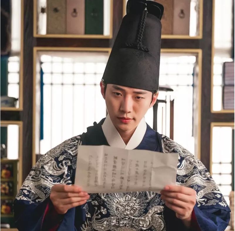 韩剧|热播韩剧《衣袖红镶边》背后真实的历史：李祘对德任用情至深吗？