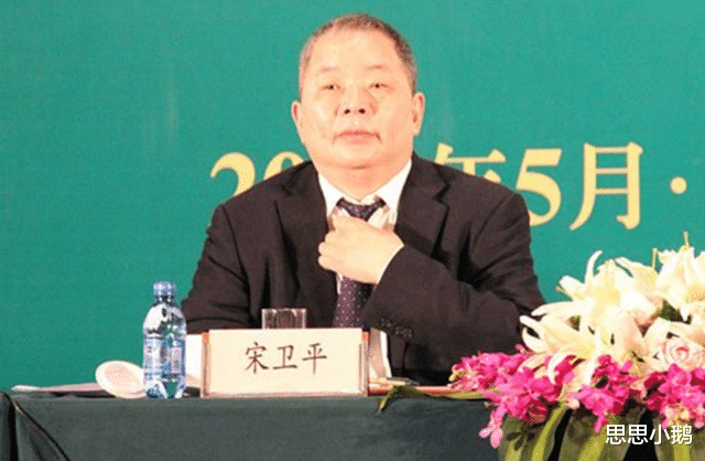 吴亚军|中国女富豪吴亚军：每月收租2亿，离婚分前夫200亿，给女儿500亿