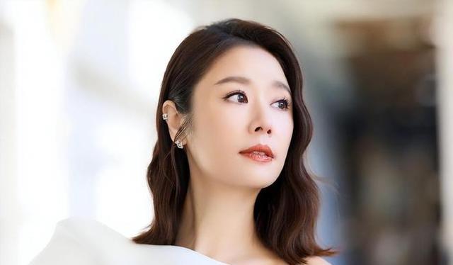 |林心如发怒惹群嘲，致使口碑滑坡？网友：行头上百万，捐款一毛不拔