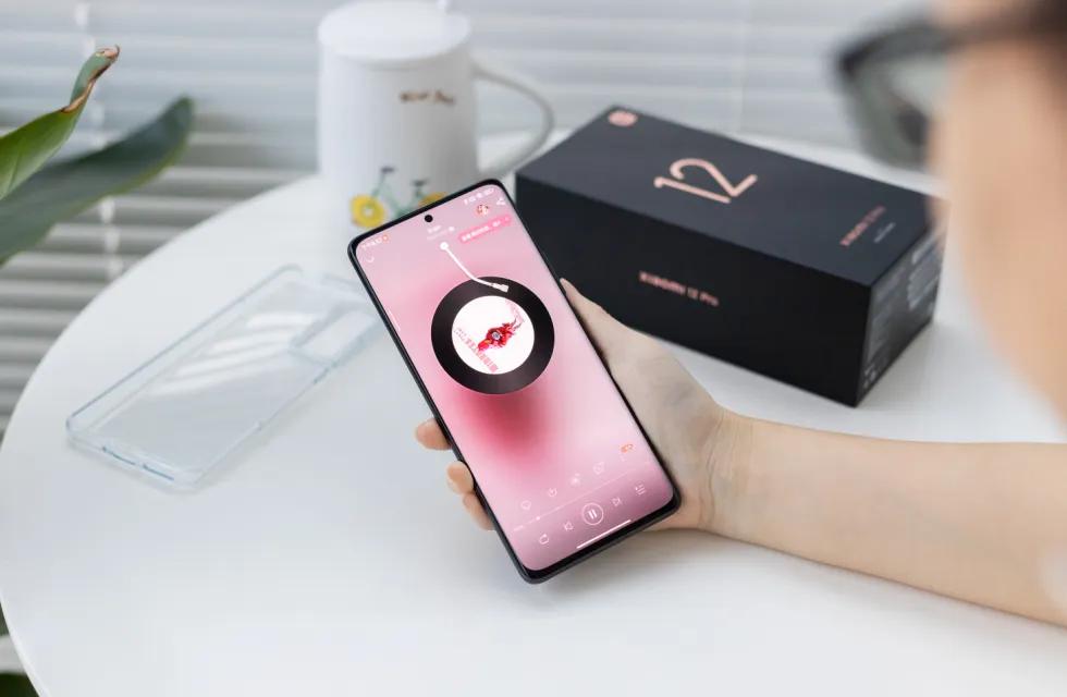 摩托罗拉|综合实力最强的3款旗舰手机！苹果小米上榜，春节回家艳压全场