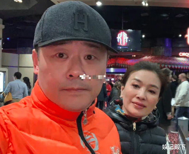 周立波|周立波定居美国现状,沧桑发福还秃顶,被评越来越像潘长江!