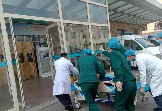 谢小姑事件:救护车刹车摔死车内病人,医院将死者家属告上法庭