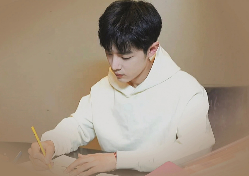 肖战|肖战手绘后再传喜讯,17日有新节目播出,只是播出时间不太友好!