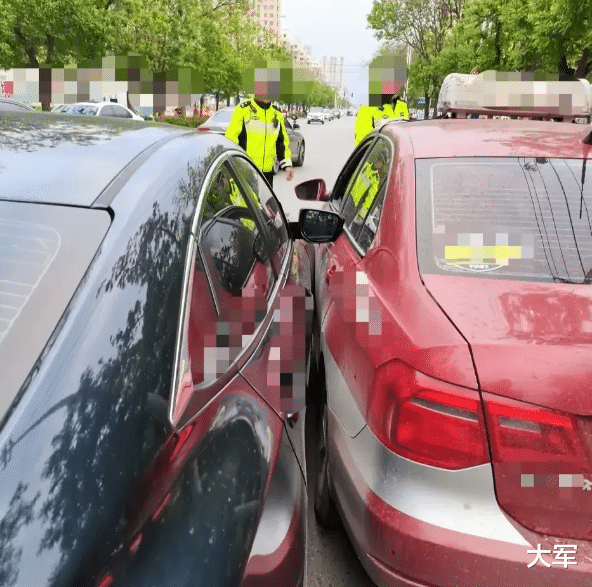 跟出租车发生了一起刮擦事故,对方全责却死活不赔钱,还扬言要我赔误工费?