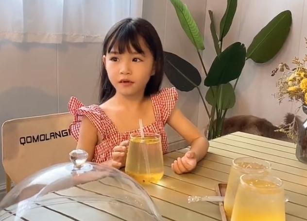 二胎|父母靠蓝妮妮年入百万，想要生二胎却被质疑自私，母亲揭开真相