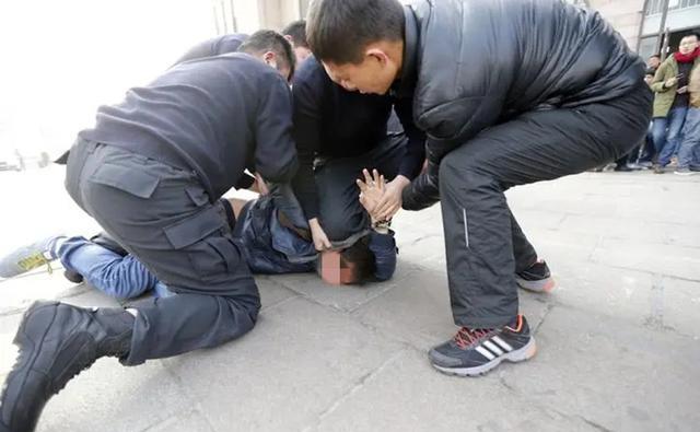 案例:杀人狂魔背负20条人命,被判死刑时竟向法官提出一个请求