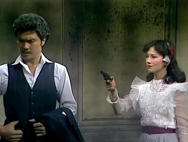 赵雅芝|赵雅芝的3个儿子，个个让她骄傲！