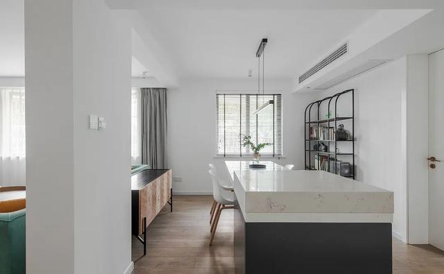 140㎡现代简约,空间洁净朴素,家具文艺舒适,惬意从容又高级