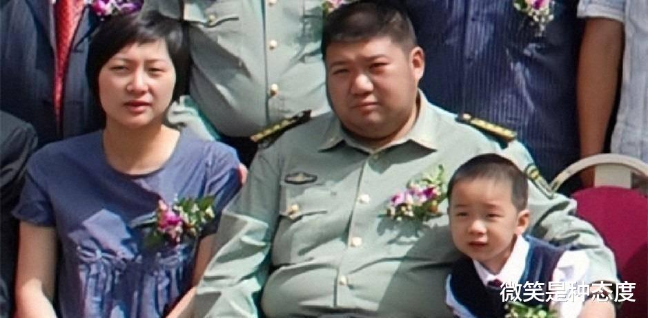 张峻宁|毛新宇离婚后,在2003年娶军医刘滨为妻,如今一儿一女,生活幸福