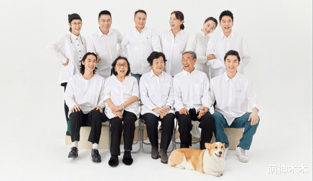 肖战|众星晒出贺岁大片:热巴抱玉兔,baby戴兔耳朵,肖战雪中漫步