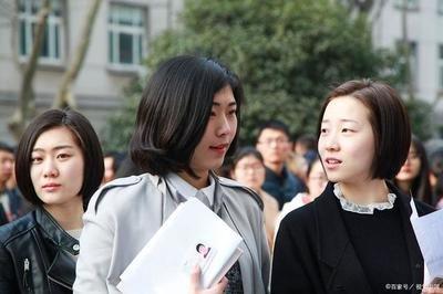 大学生|乡镇公务员迎来“春天”，招聘条件放宽，或将实行“3不限”！