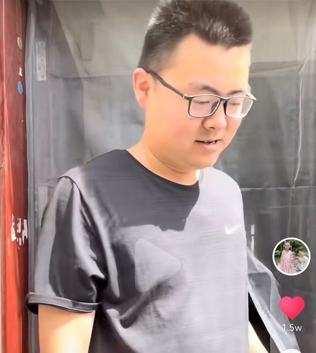 |田静晒姚威安装门帘视频，威威忙完满头大汗，田静撒娇超幸福