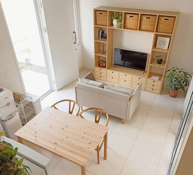 109上下2层,院子搭雨棚放洗衣机,室内只刷白墙,越住越喜欢!