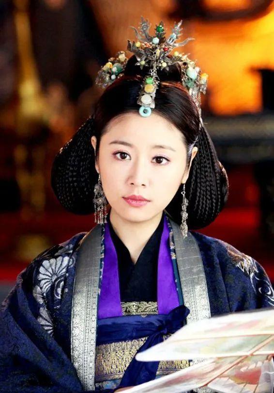 魏大勋|“靠吸旗下艺人血赚钱”！她才是内娱最大女魔头？