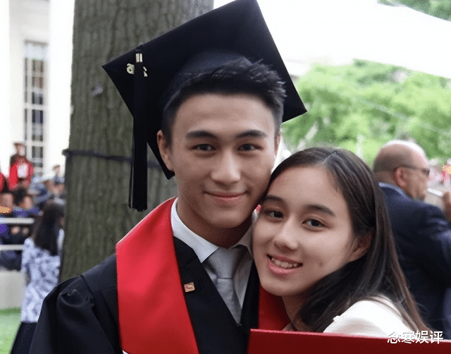 何超欣|23岁何超欣清华研究生毕业,此前已获麻省理工双学位,遭网友质疑