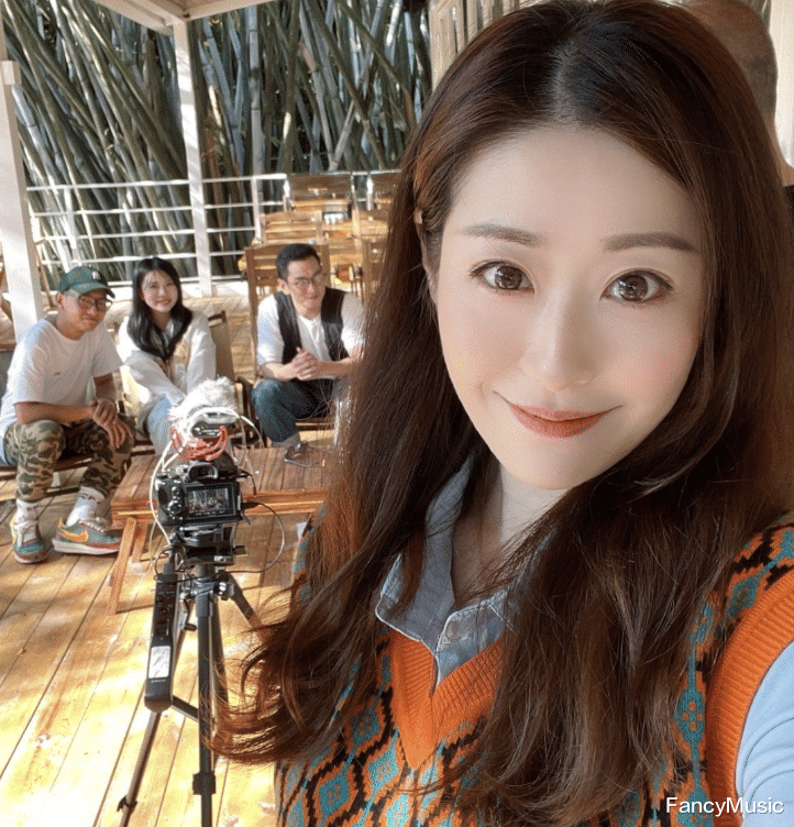 星女郎|初代“星女郎”无戏拍，39岁容貌依旧在线，李卉的星路坎坷