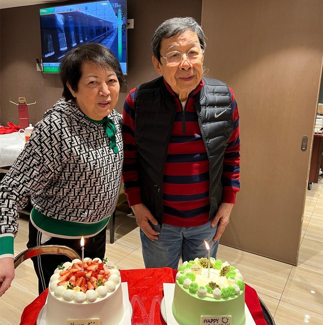 唐鹤德|胡枫91岁大寿众星云集!身材挺拔精神好,唐鹤德依偎女友人显亲密