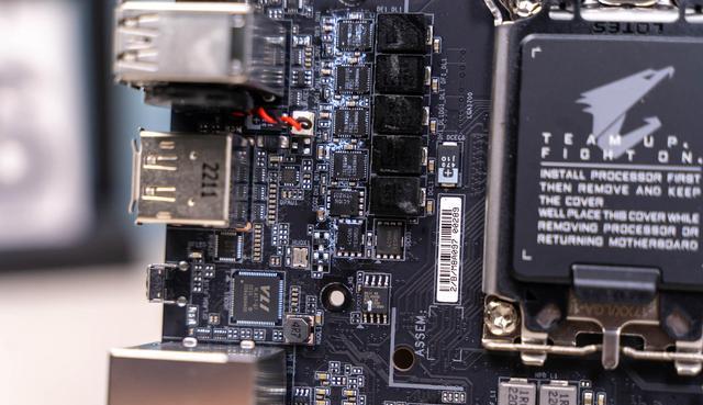 精致小巧，用料出众、技嘉迷你雕B660IAORUSPRODDR4主板拆解