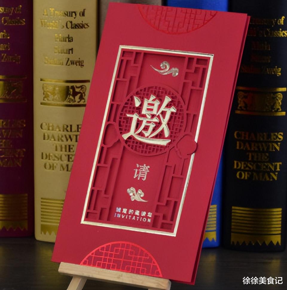 江苏58岁百亿富翁,一婚礼上随礼200,却喝了2瓶茅台,网友:抠门