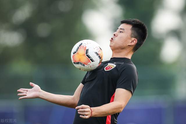 国足|回顾国足04亚洲杯最强阵容球员现状：多人成为主帅，李铁不在其中