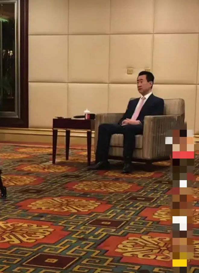 王健林|王健林近照被曝光,骨瘦如柴,网友:看着好心酸