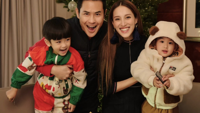 郑嘉颖|陈凯琳圣诞节晒全家福，挺三胎孕肚亲吻郑嘉颖，老夫少妻超恩爱