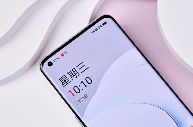 一加科技|好评率100%手机中的“食铁兽”？一加10Pro胖达白用户评价出炉