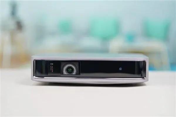 用轻又薄的投影仪，当贝D5X家用小能手