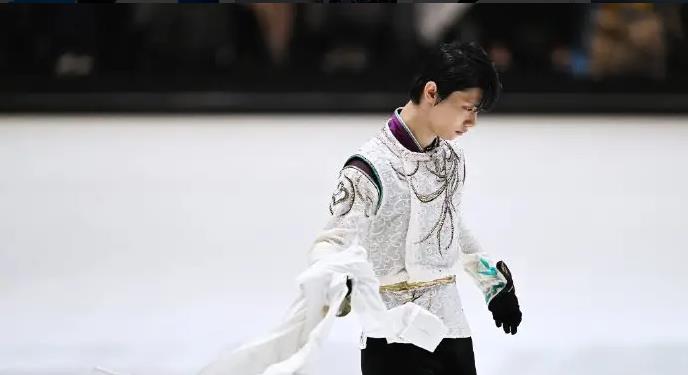 羽生结弦冰演太会选日子，恰逢ISU花滑比赛，这是要对着干吗？