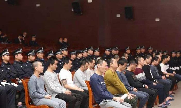 山东黑老大徐宗涛,父亲因他牵连被枪杀,审判时卷宗一车拉不完